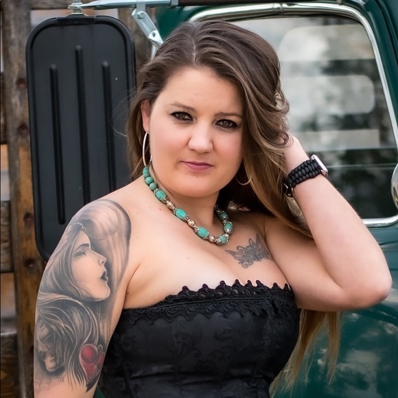 Meet your Posher, Cassie - Picture 1 of 1